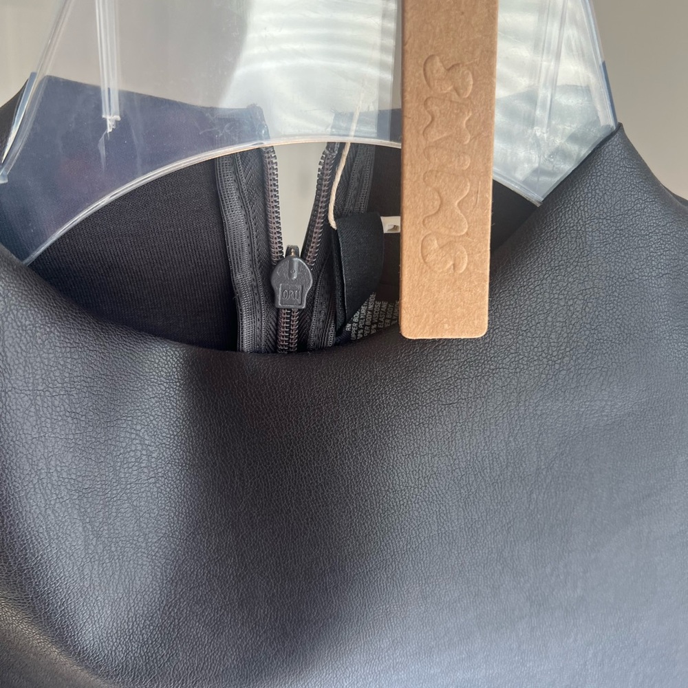 *NWT* SKIMS Faux Leather long sleeve bodysuit - Picture 3 of 6